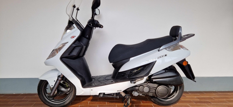 DINK 200i Scooter